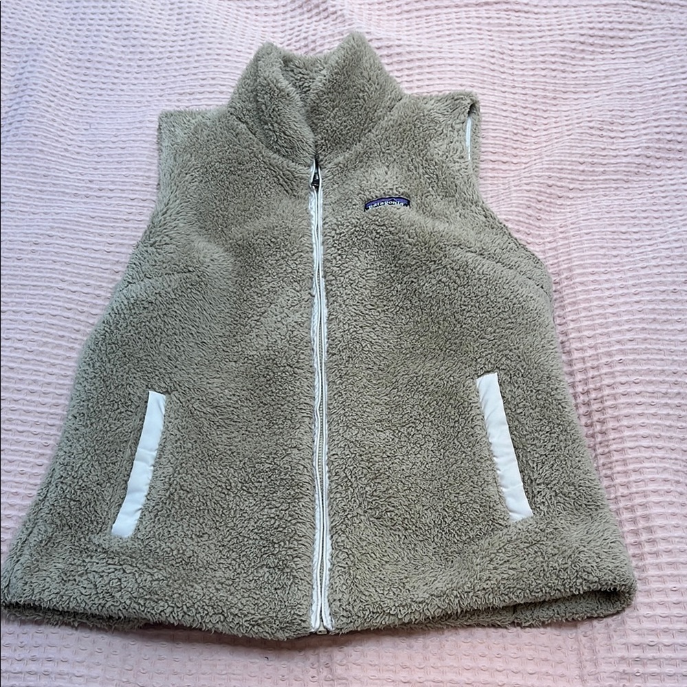 Patagonia Tan and White Fleece Vest